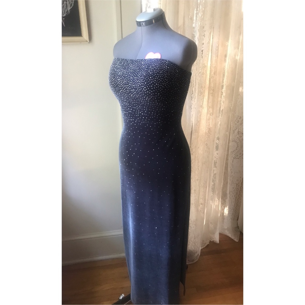 Stunning 90s dark grey, strapless velvet dress